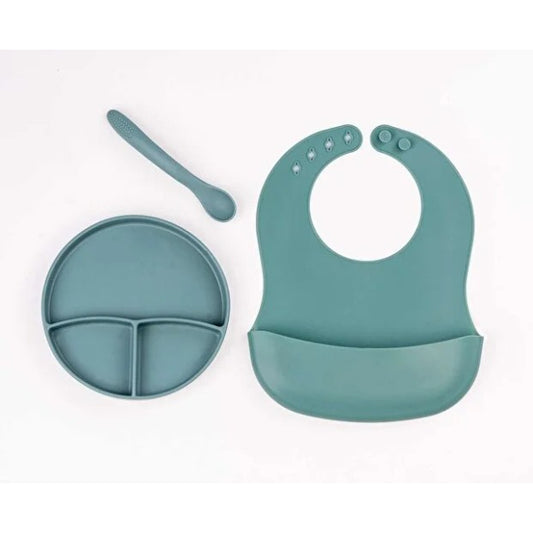 Yeşil 3’lü Silikon Yemek Seti – Önlük + Diş Kaşıyıcılı Kaşık + Vakumlu Tabak