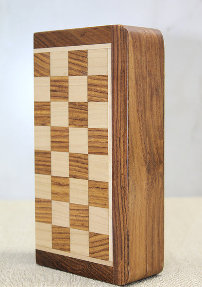 Özel Vernikli Mıknatıs Taşlı Ahşap Katlanabilir Kutulu Satranç Oyunu 25 Cm